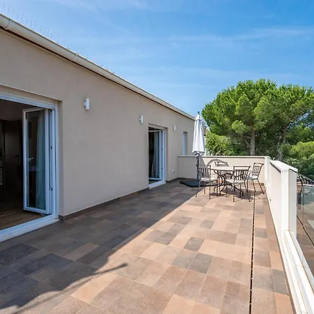 Awesome In With Sauna * Brtonigla