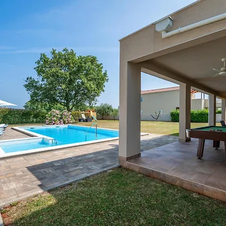 Casa vacanze Awesome In With Sauna Brtonigla
