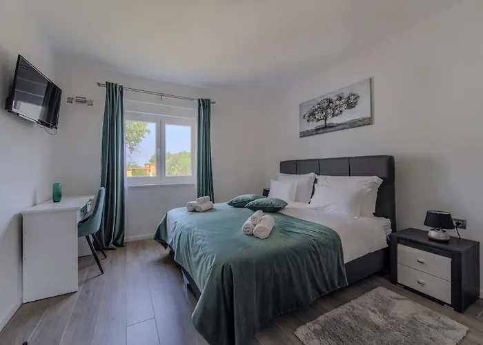 Awesome In With Sauna Brtonigla