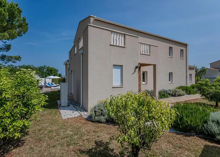 Сasa de vacaciones Awesome In With Sauna Brtonigla